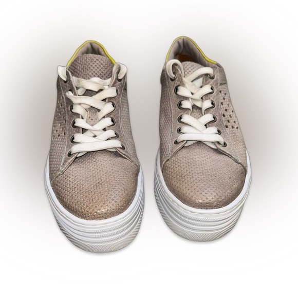 Miz Mooz Shoes - Picture 3 of 8